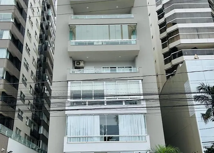 Avenida Atlantica, Beira Mar, Pe Na Areia